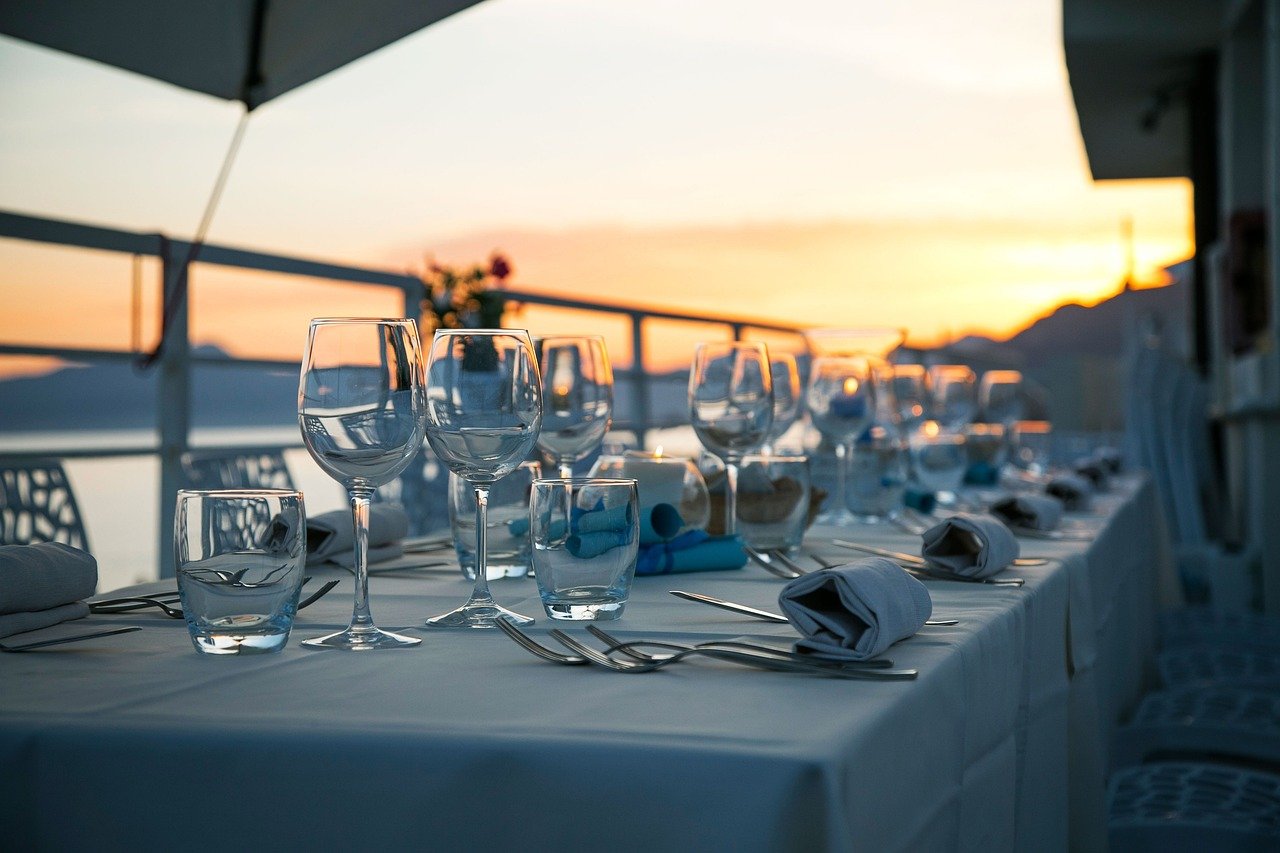 Intimate host resort sunset dinner and executive networking
